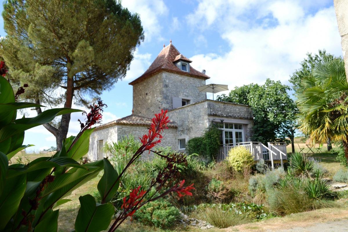 photo 0